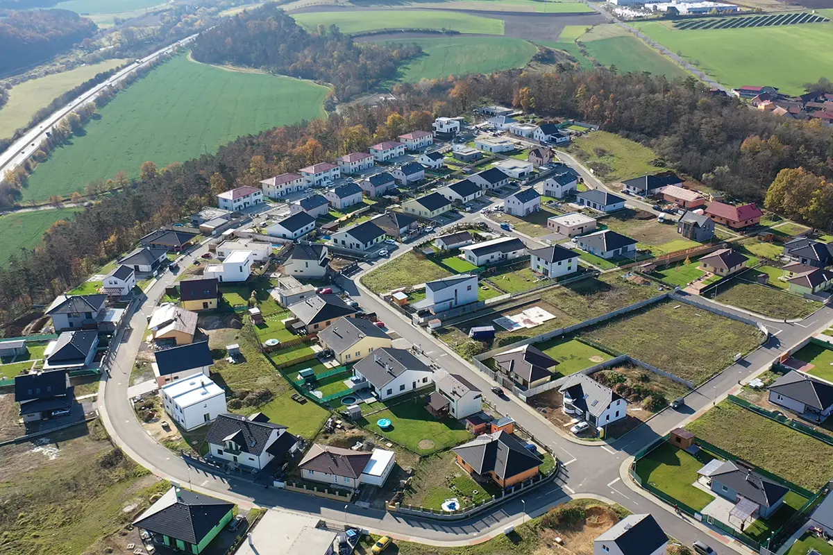 cerna stavba